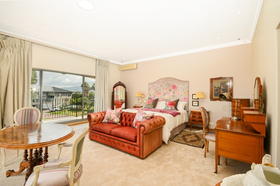 5 Bedroom Property for Sale in Greenways Golf Estate Western Cape